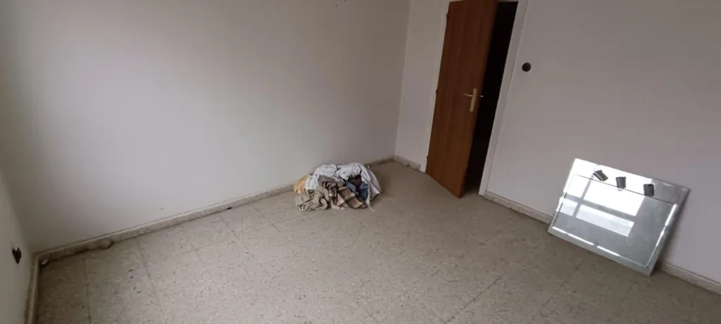 Stanze - Flat for Renovation with Balcony in Zamora