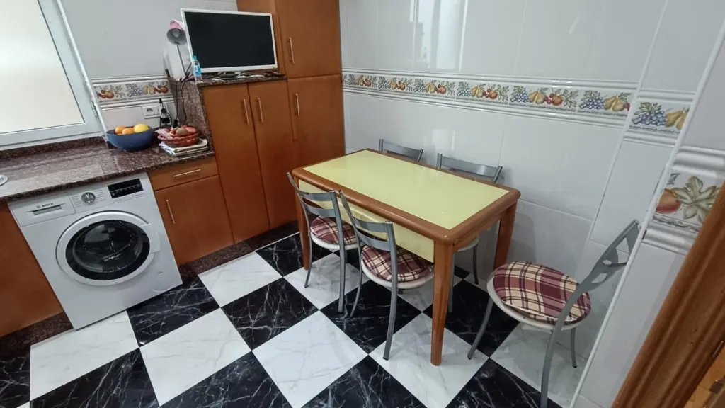 Kitchen - Reformated Flat with High Ceilings in Zamora