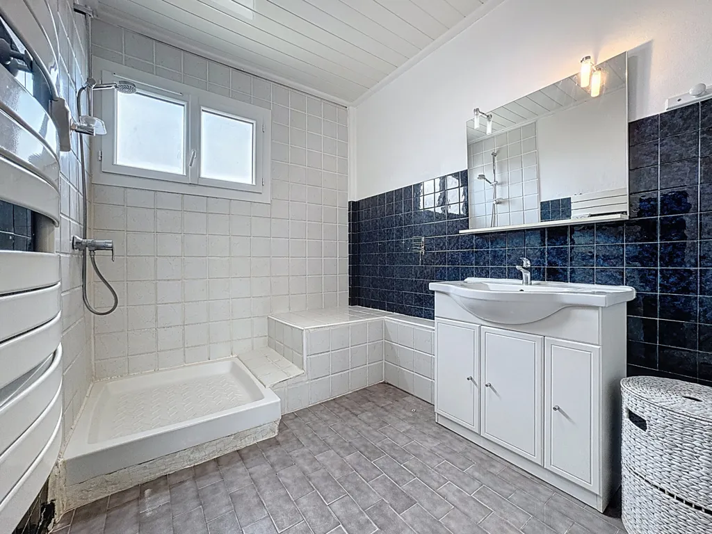Bagni - Traversing Apartment with Balcony in Ghisonaccia Centre