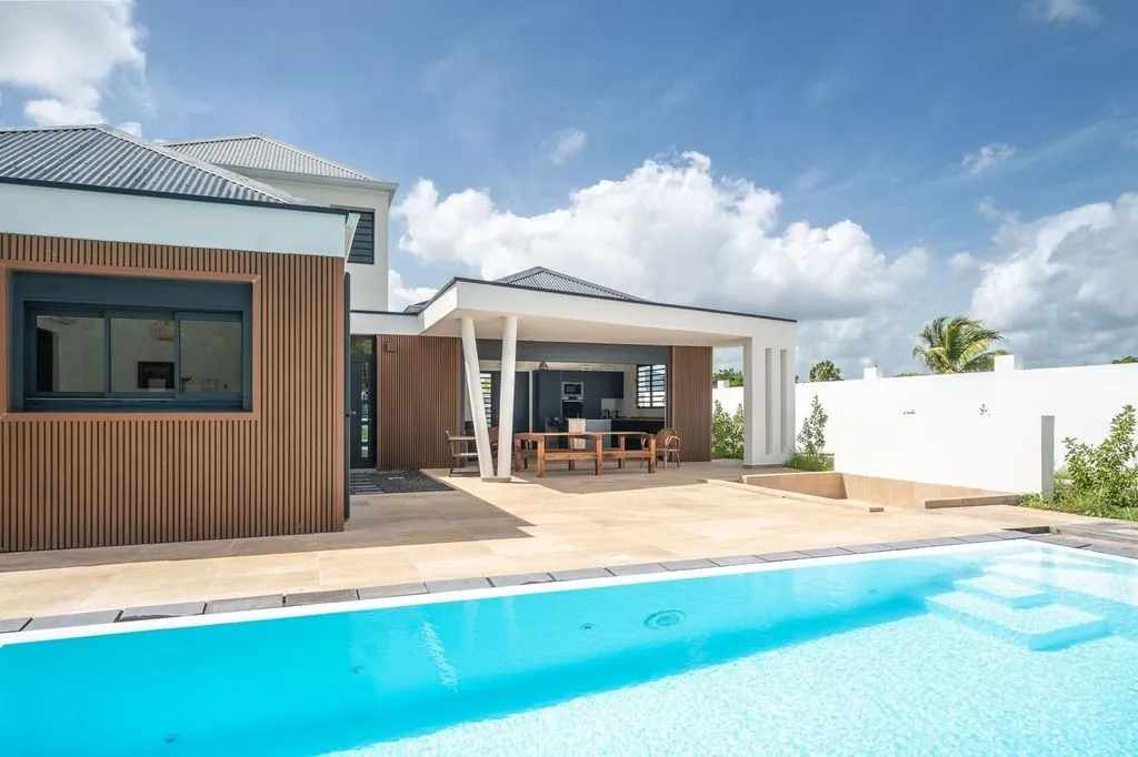 Bassein - Architect-Designed Villa with Infinity Pool in La Guadeloupe
