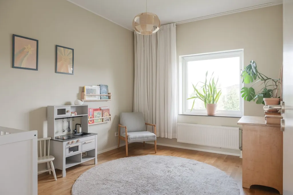 Office - Luxury Flat with Ballingslöv Kitchen in Green Setting