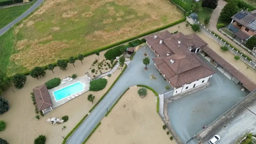 Vista aerea - Villa with Pool in Nizza Monferrato