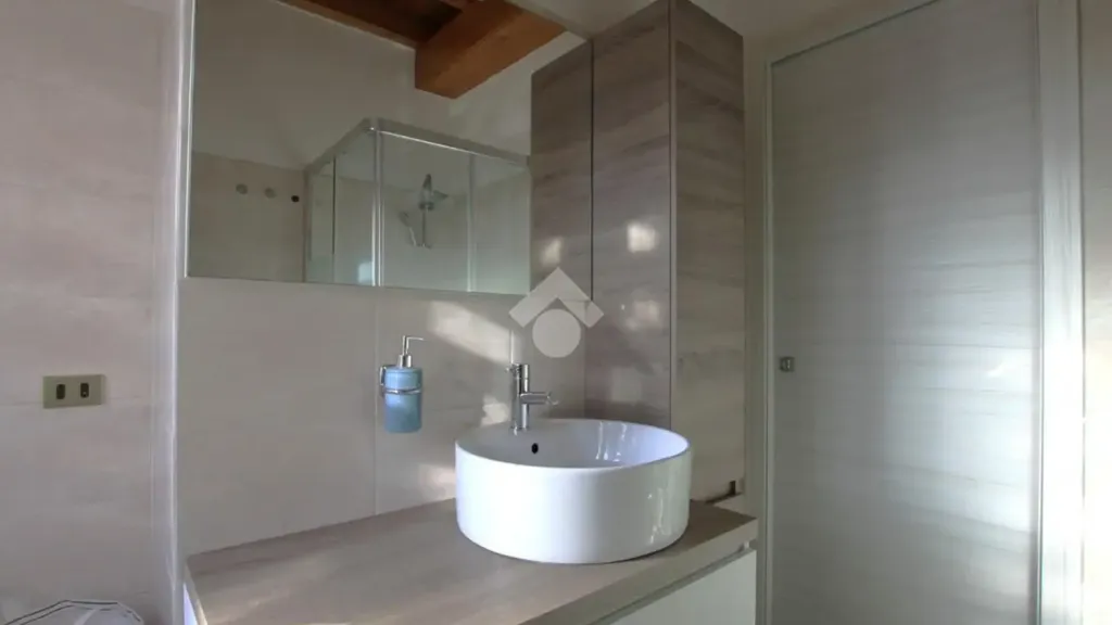 Salles de bain - Independent House with Balcony in Bulciago