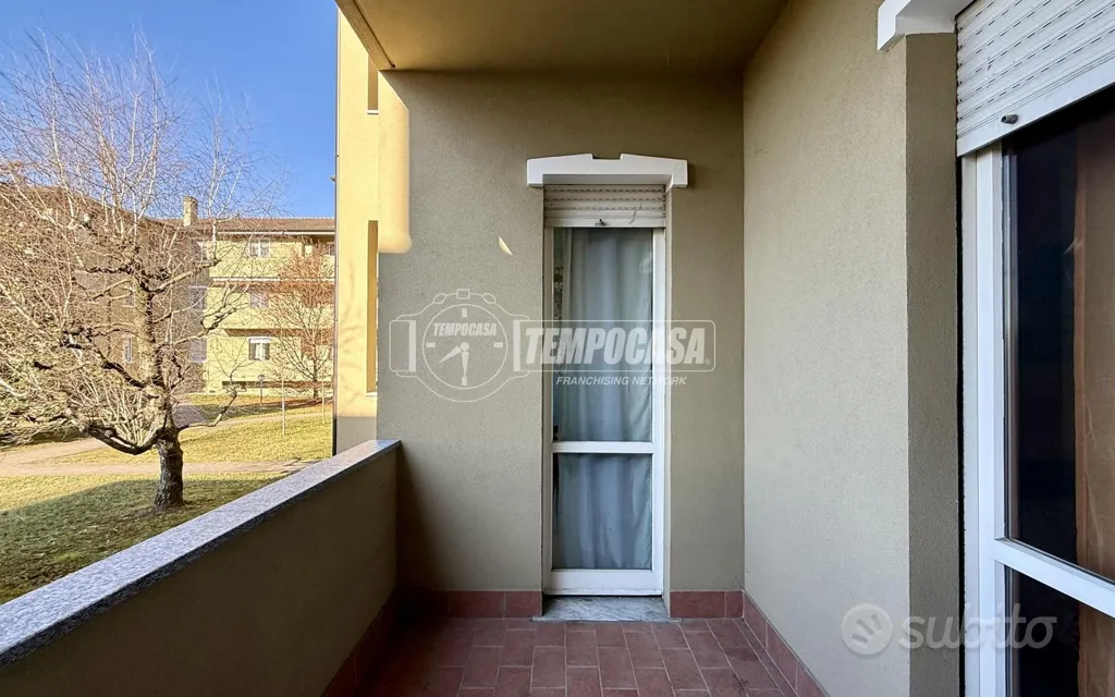 Rõdu - Spacious 4-Bedroom Apartment with Balconies in Central Area