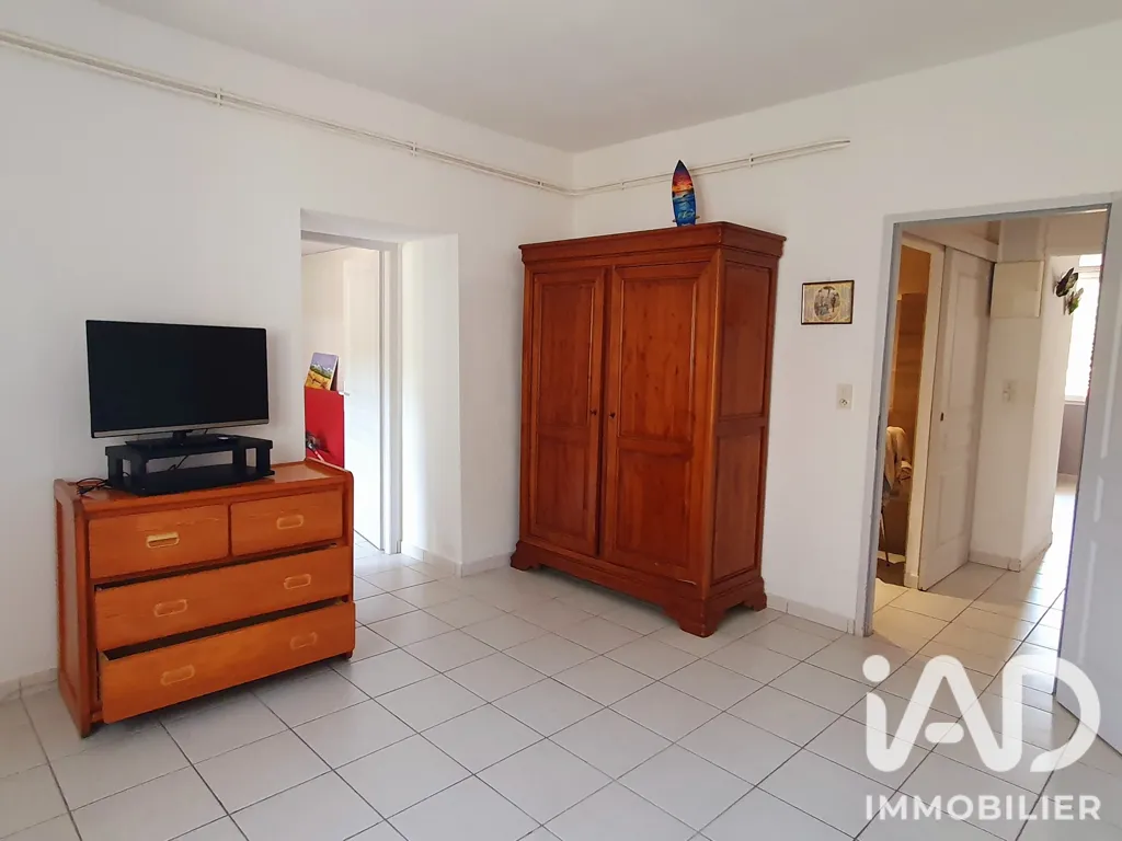 Chambres - Appartement en Rez-de-Chaussée avec Terrasse à La Tour-sur-Orb