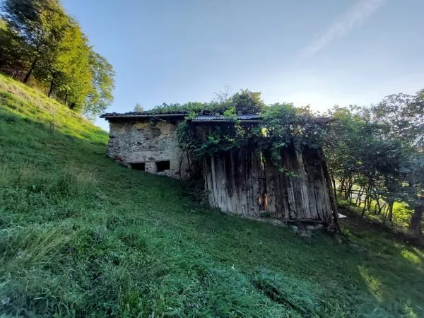 Rustic Casale with Mountain View in Avenone