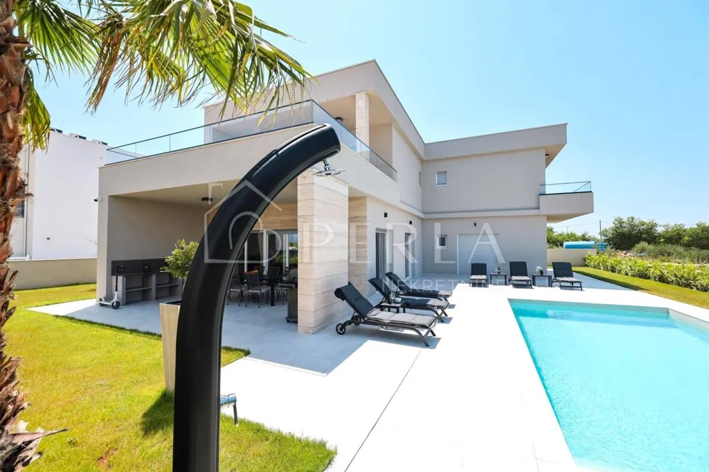 Piscina - Luxury Villa with Panoramic View in Nin