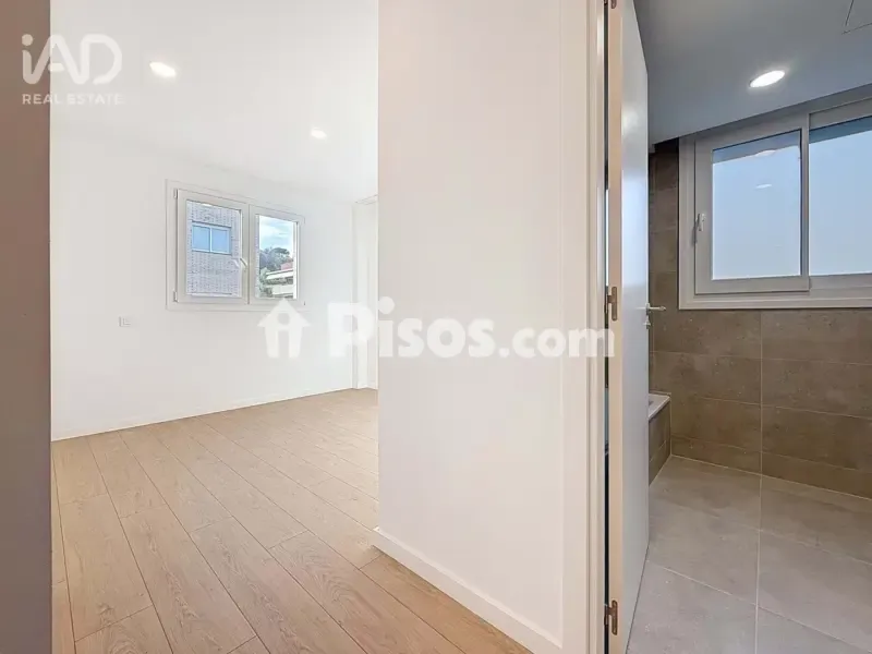 Vannitoad - New Flat with Balcony in Canet de Mar