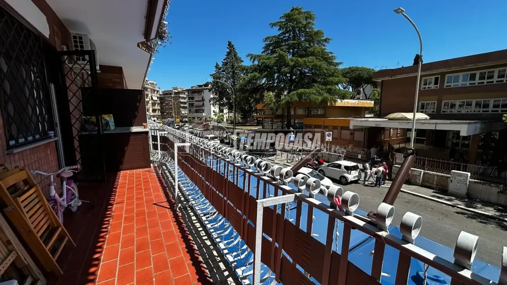 Rõdu - Renovated Apartment with Balcony in Rome