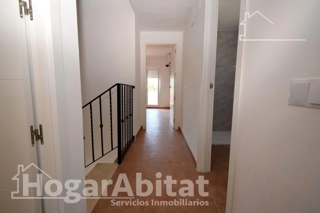 Entrée - New Two-Storey House with Terrace in Chiva
