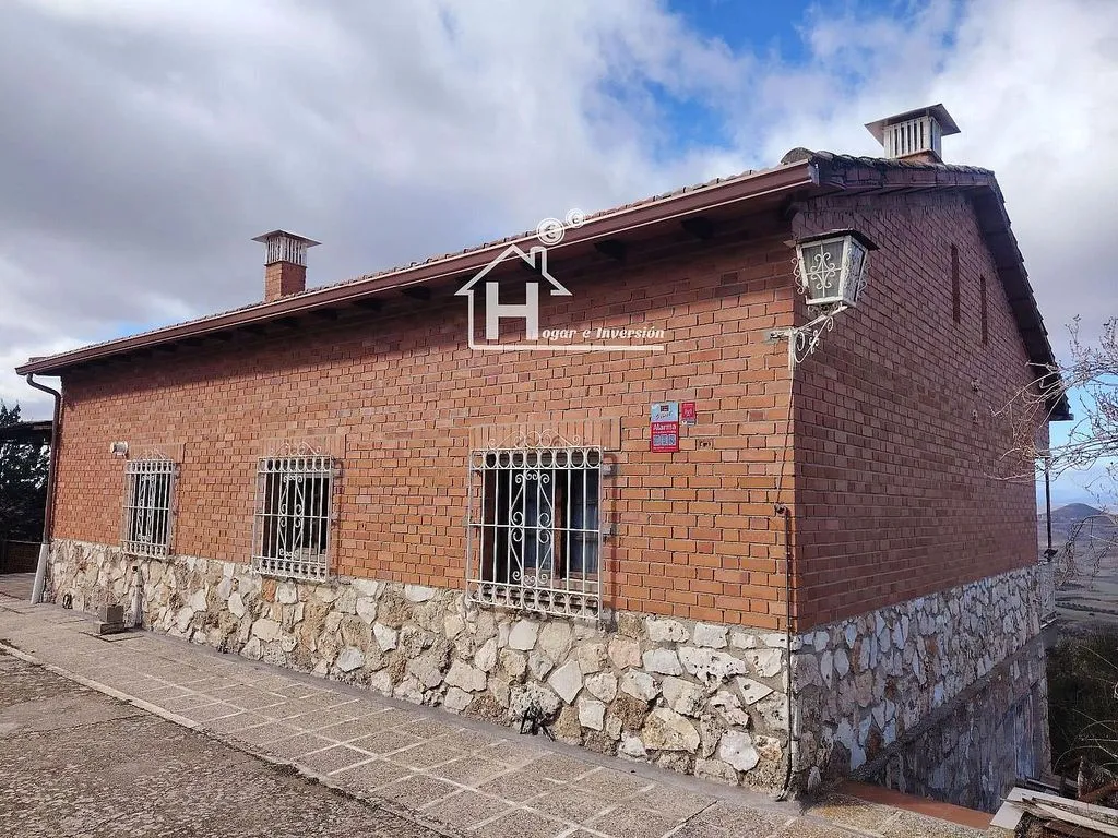 Exterior - Chalet with Large Plot in Trijueque