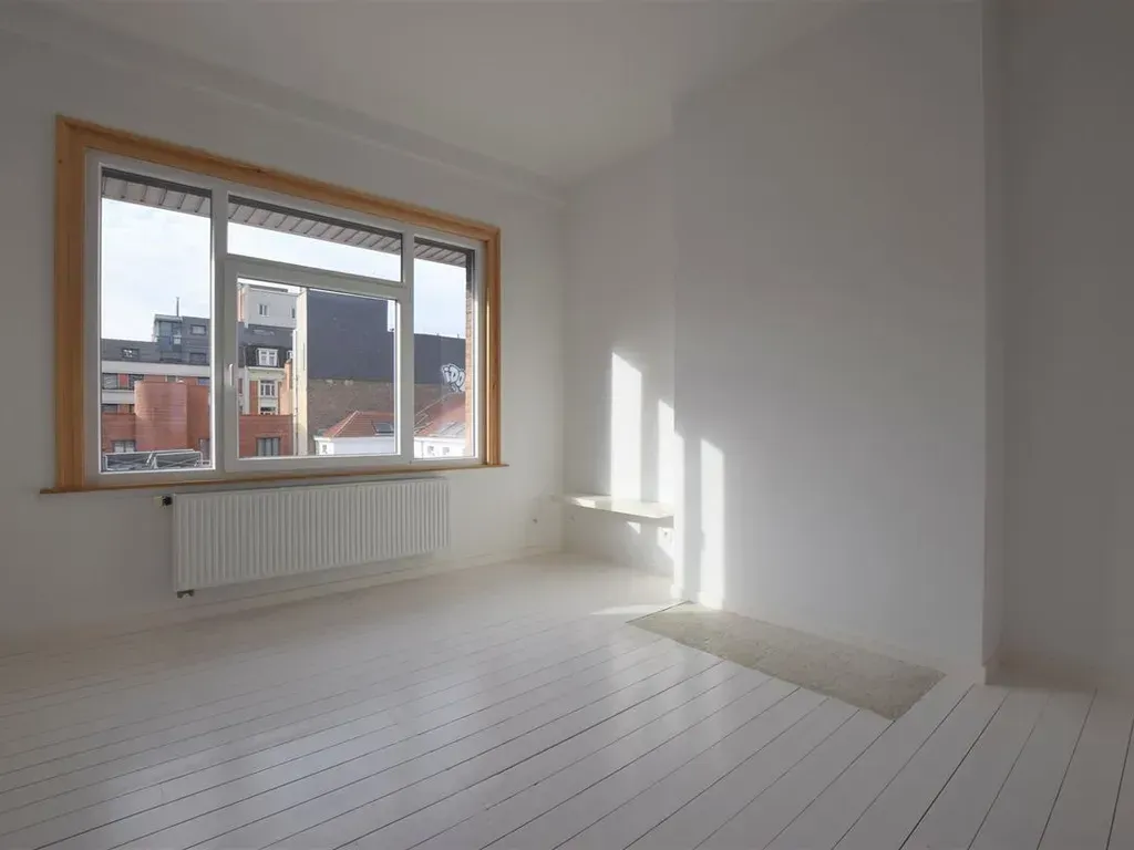 Toad - Spacious Apartment with Low Charges in Yser Quarter