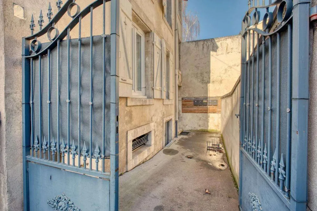 Aed - Rentable Building with 5 Leased Units in Nancy
