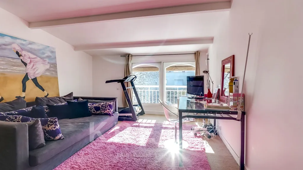 Elutuba - Secluded Renovated House with Garden in Boulogne Billancourt