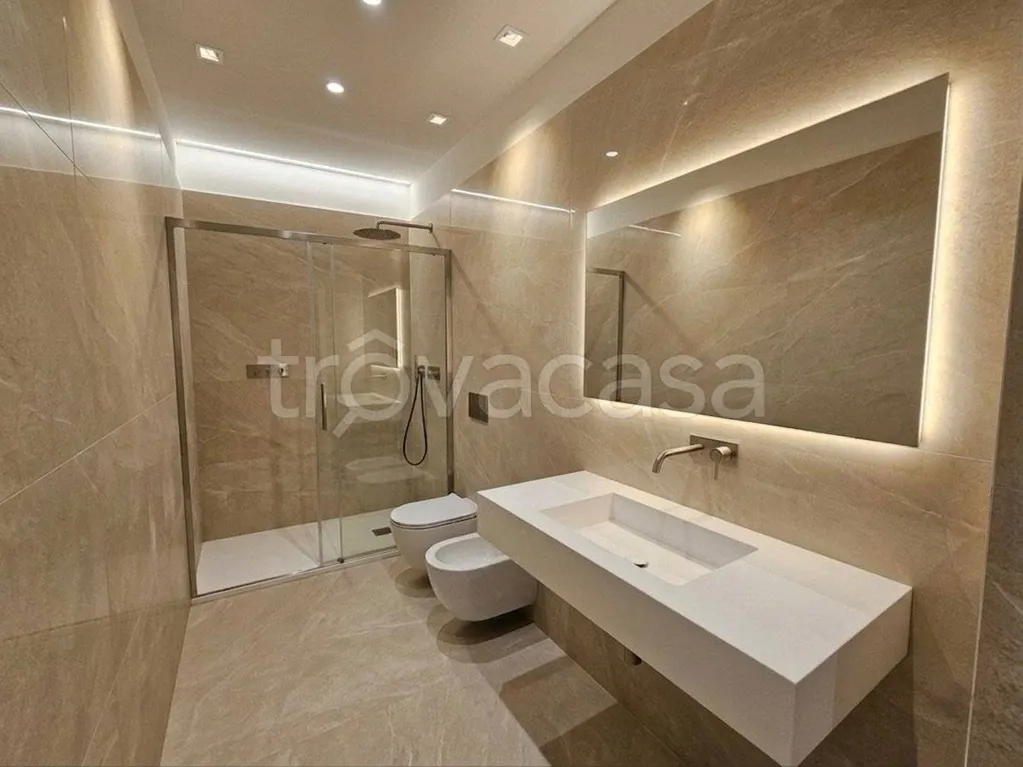 Salles de bain - Neoclassical Quadruplex in Trieste's Borgo Giuseppino