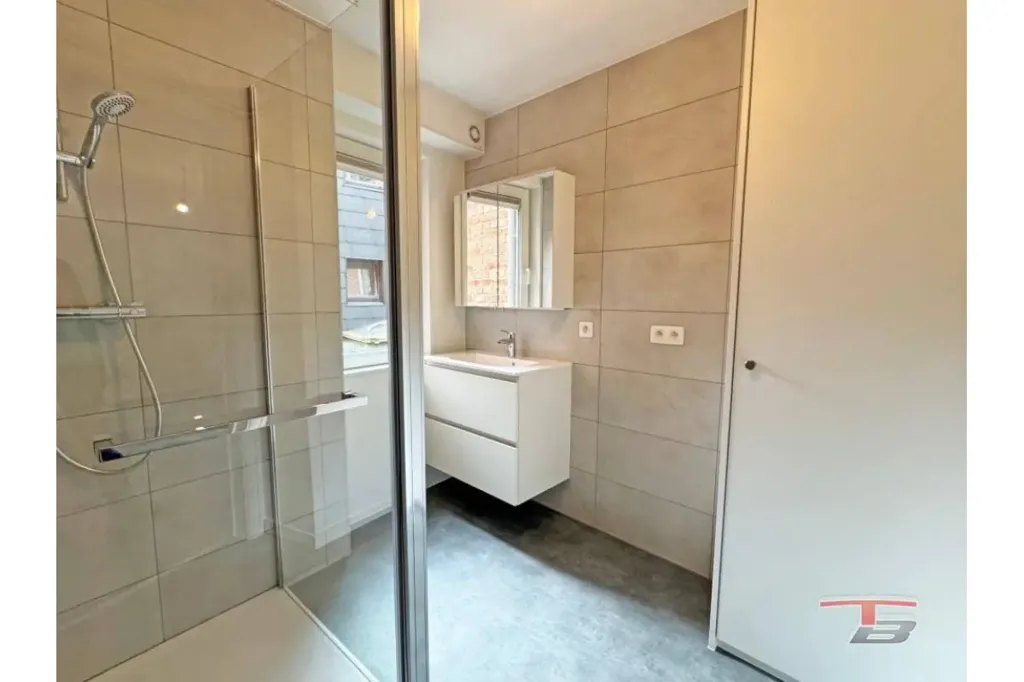 Salles de bain - Appartement 2 Chambres avec Terrasse à Spa