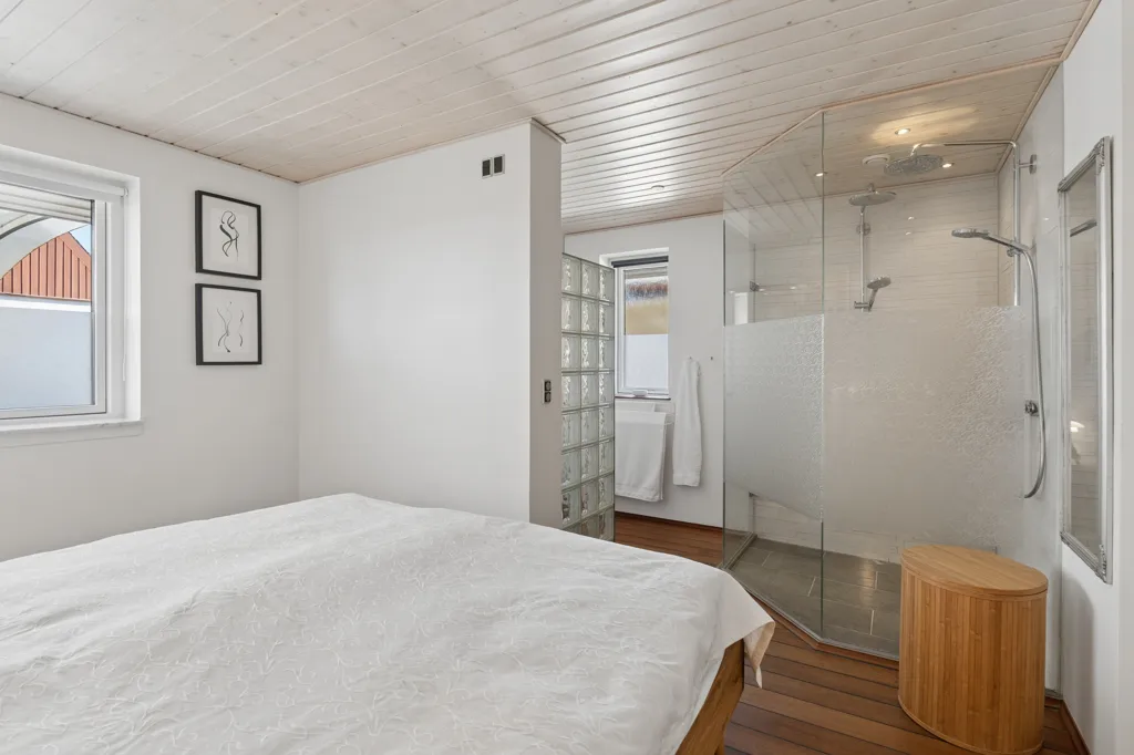 Magamistoad - Villa with Extensive Views in Hedehusene