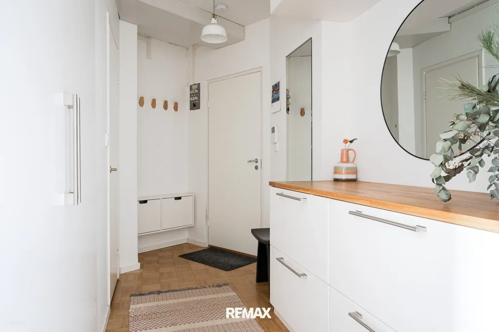 Entrée - Bright Apartment with Balcony in Central Lahti