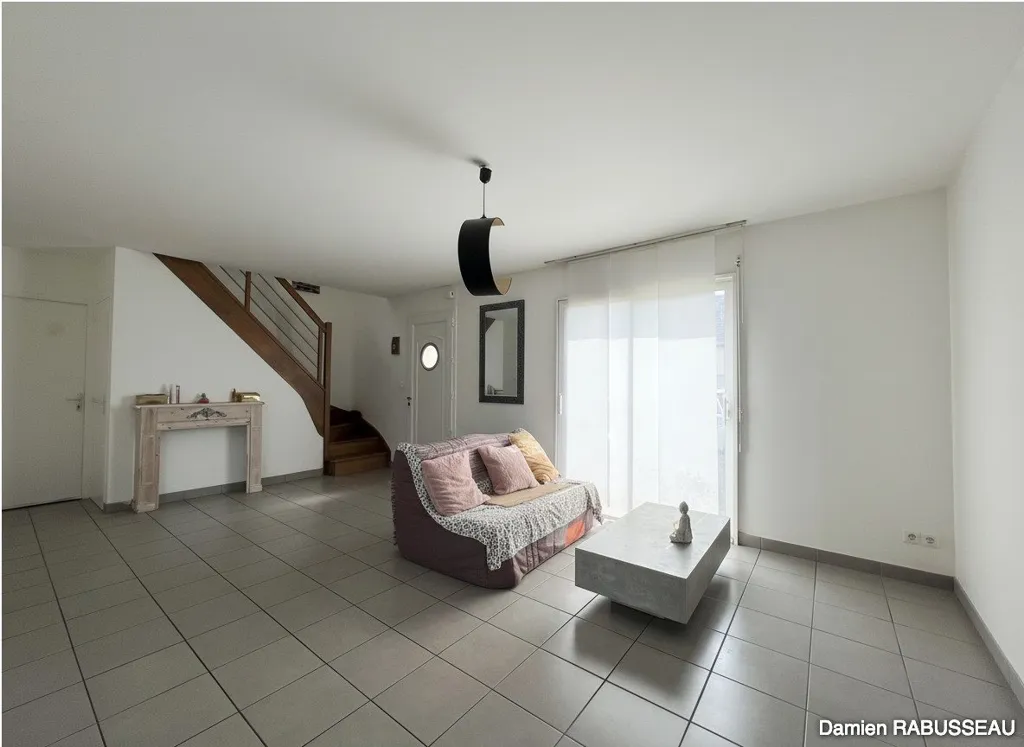 Elutuba - 5-Bedroom House with Garden in Crévin