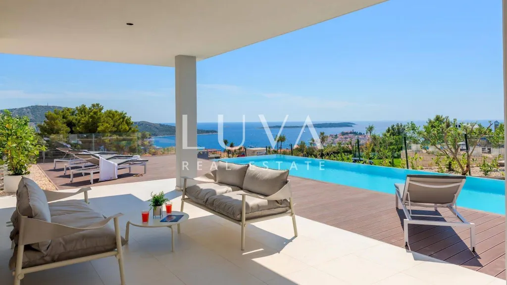 Terrazza - Luxury Villa with Sea View in Primošten
