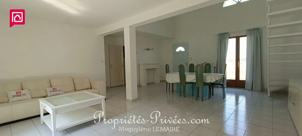 Elutuba - Contemporary House with Garden in Brezolles