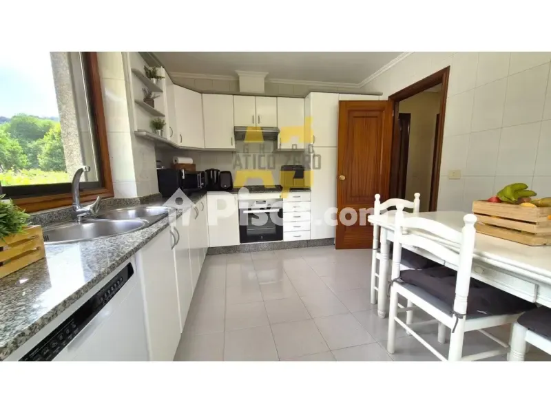 Cuisine - Chalet with Garden in Bembrive, Vigo