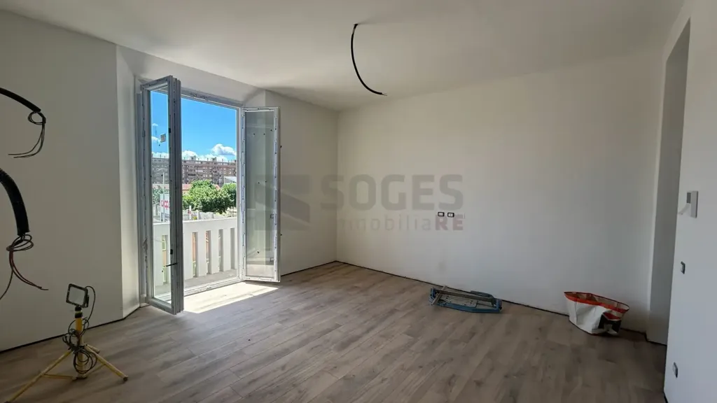 Pièces - Newly Built Trilocale with Terrace in Florence