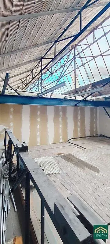 Pièces - Local Commercial Rénové avec Plateau à Moulins