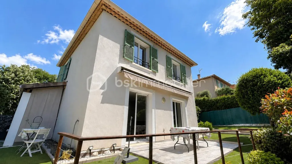 Extérieur - Maison Récemment Construite avec Jardin au Sud à Grasse