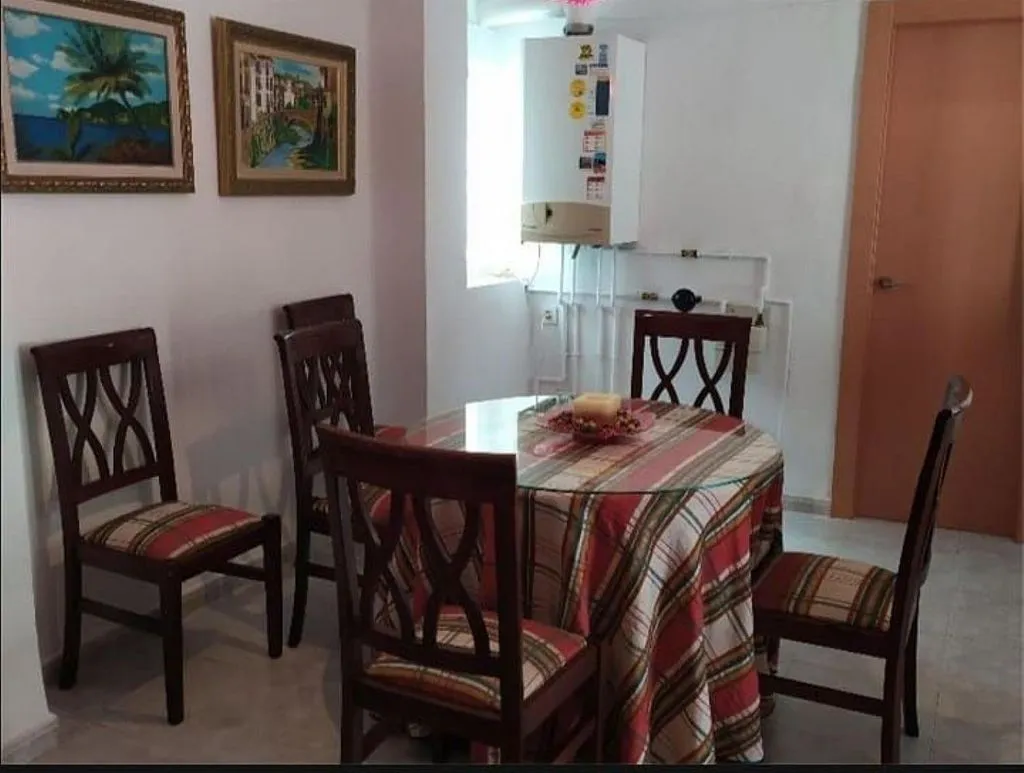 Salle à manger - Furnished Apartment with Balcony in Granada Centre