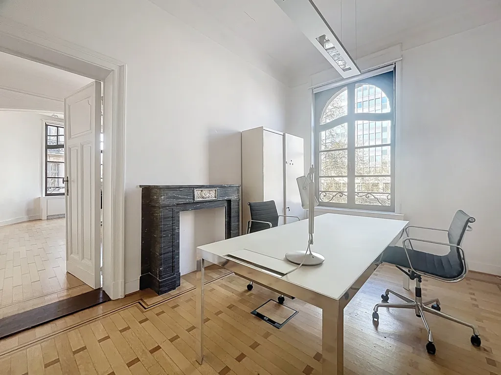 Kabinet - Office Space with High Ceilings in Brussels