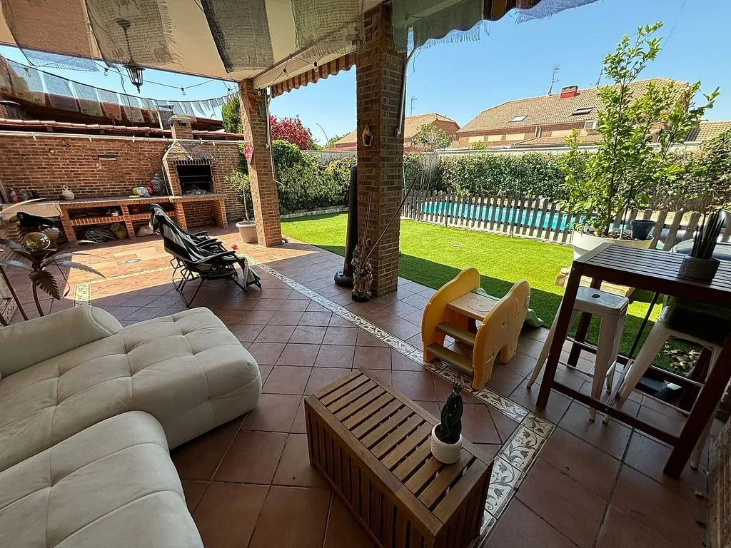 Terrasse - Pared Chalet with Pool in Belvalle