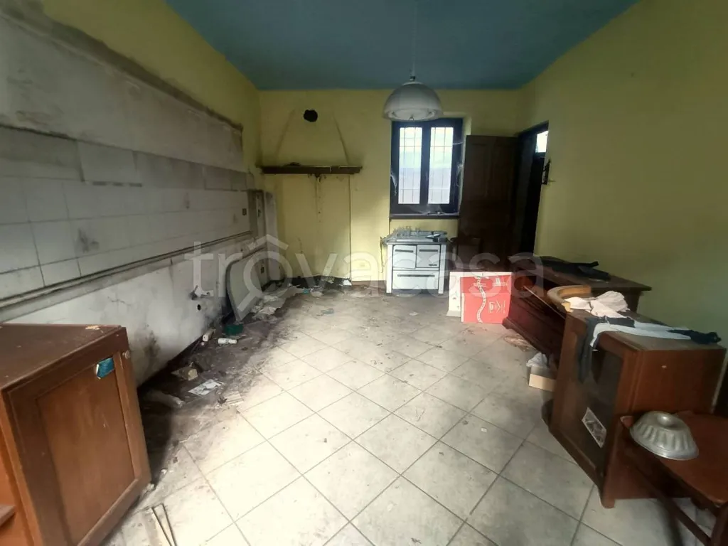 Cuisine - Rustic Villa to Renovate in Roccavione