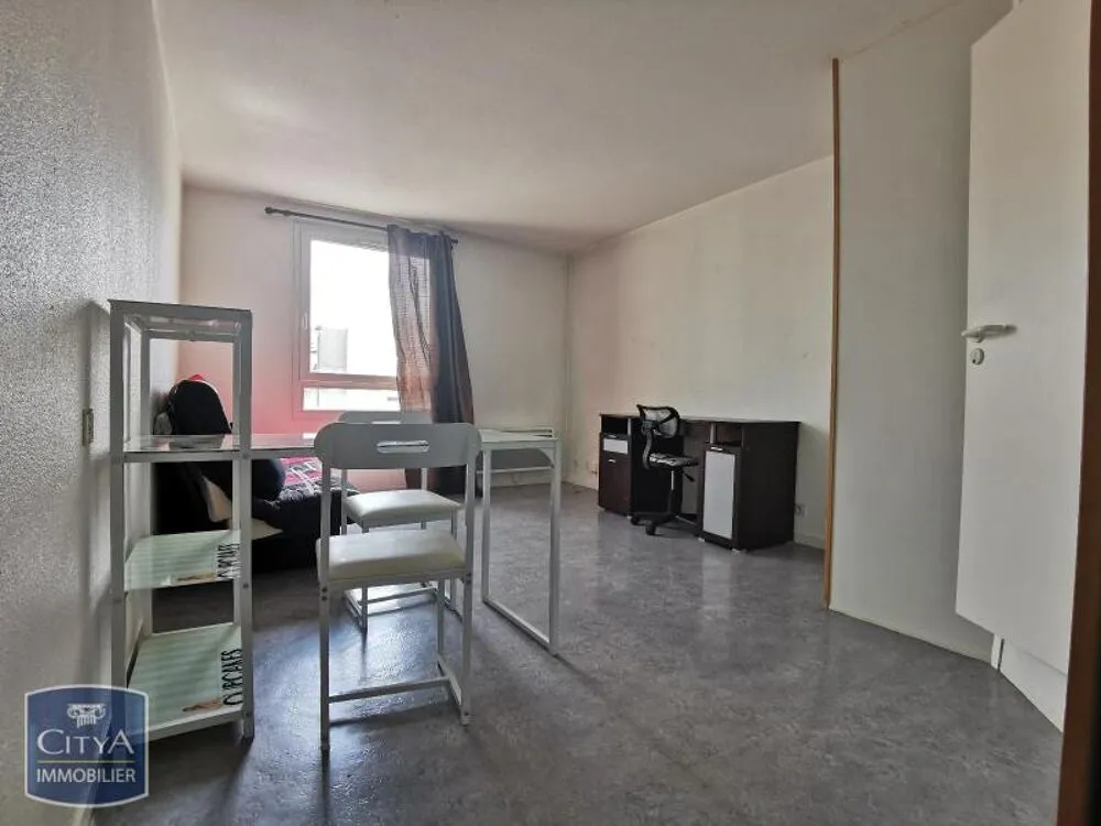 Chambres - Appartement T1 avec Ascenseur à Chambéry