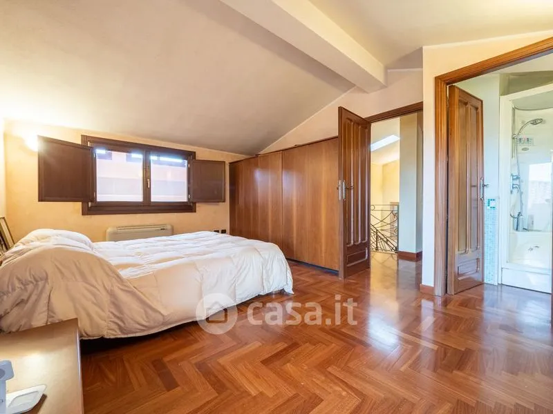 Magamistoad - Elegant Villa with Private Garden in Selargius