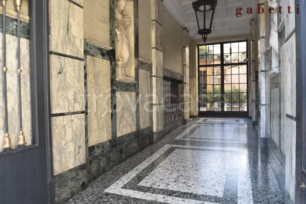 hallway_entrance