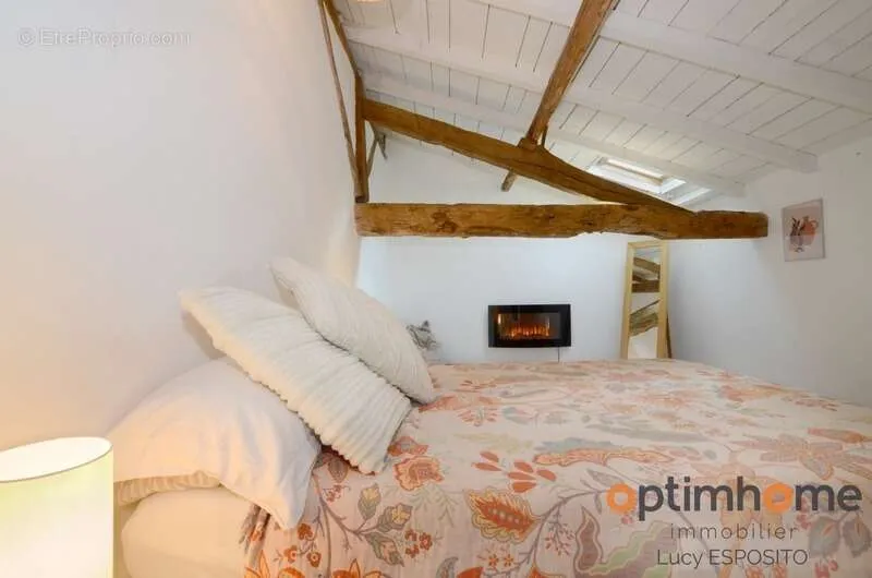 Chambres - Ferme Rénovée avec Grand Jardin à Cherves-Châtelars