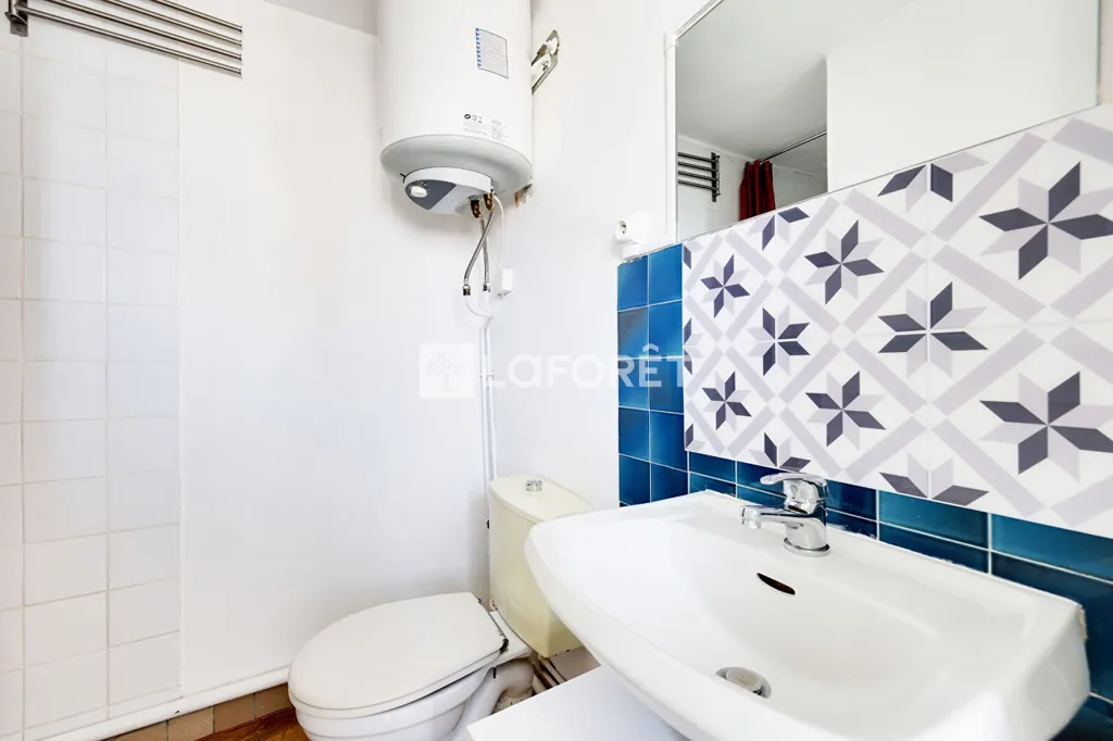 Salles de bain - Appartement avec Vue Dégagée au Marais, Paris 3ème