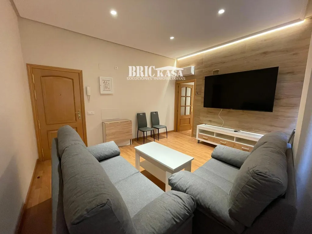 Living Room - Furnished Flat with Air Conditioning in Cáceres