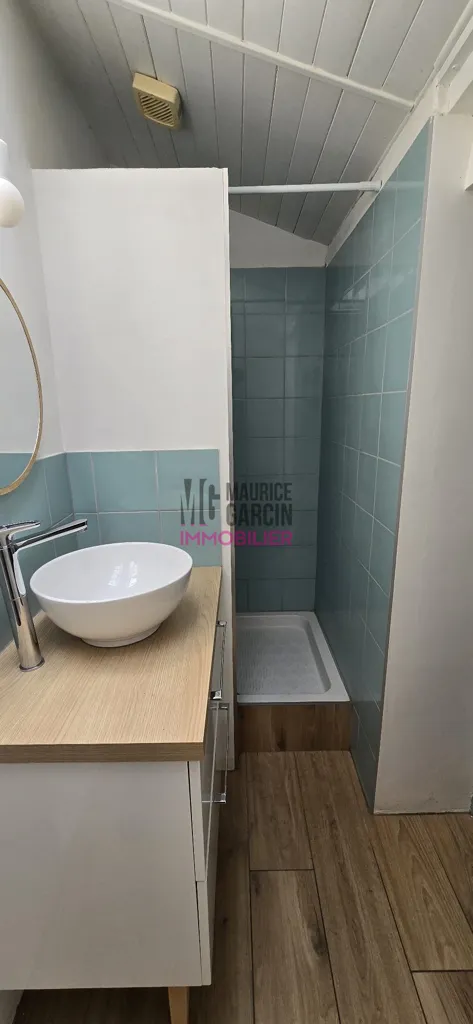 Vannitoad - Charming House with Balcony in Avignon