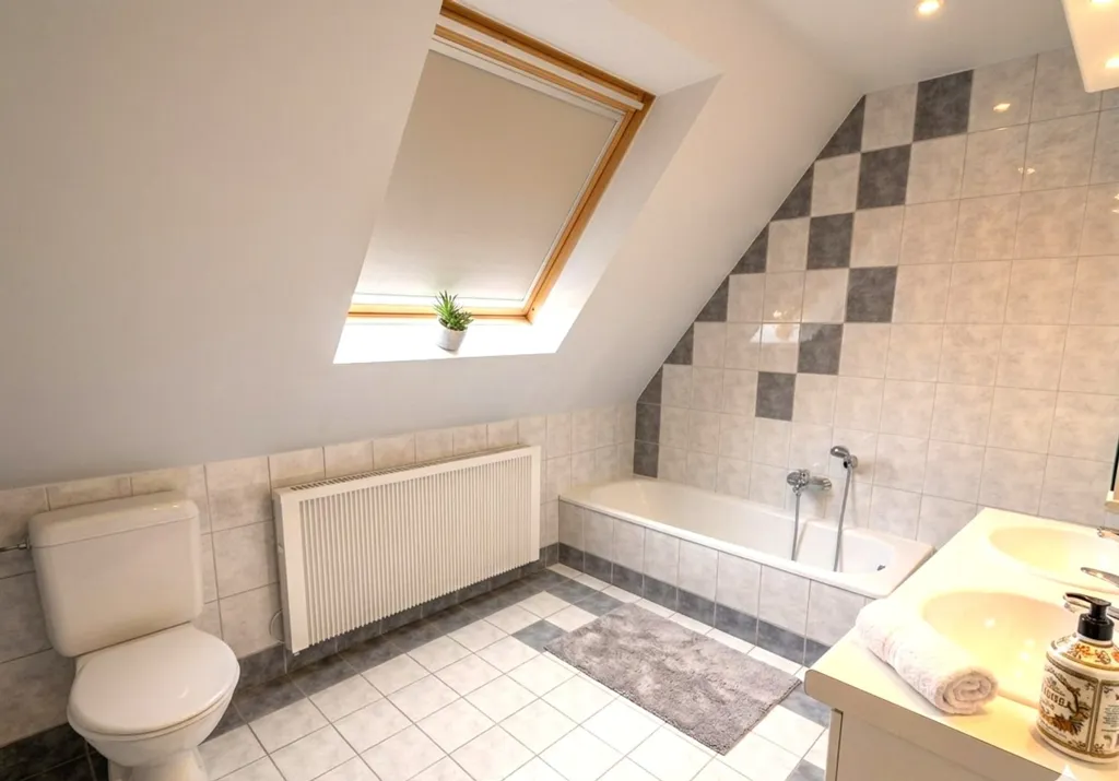 Bathrooms - Semi-detached House with Solar Panels in Bredene