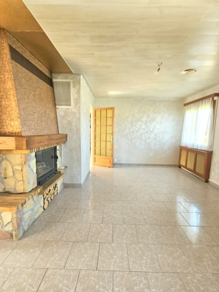 Elutuba - Traditional House with Workshop in Nomexy