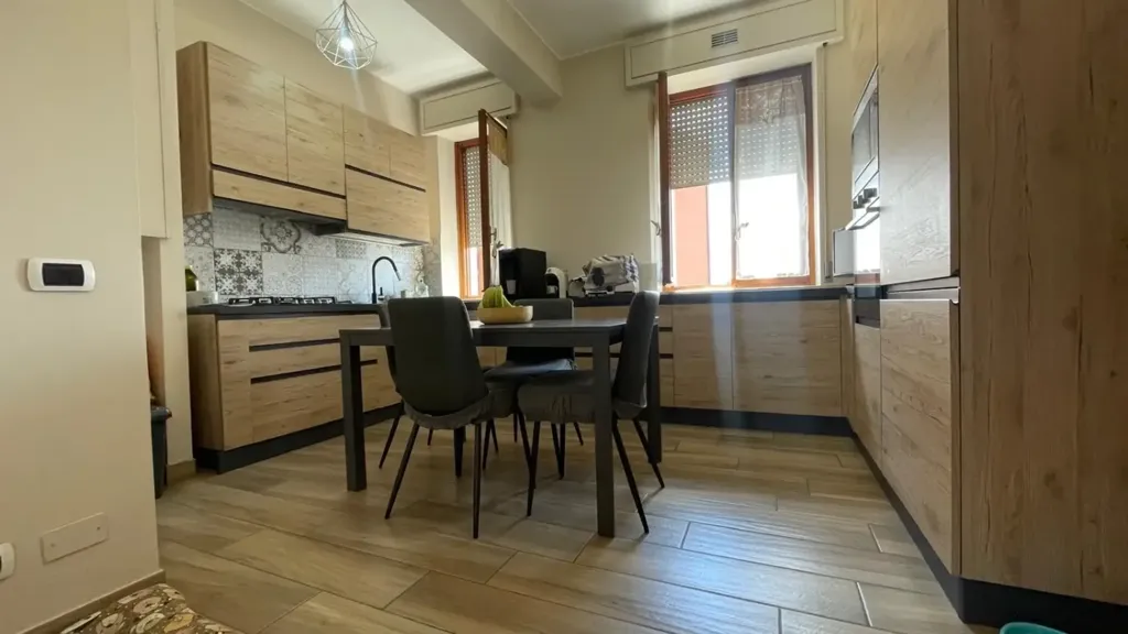 Salle à manger - Modernised Apartment with Balcony in Piacenza