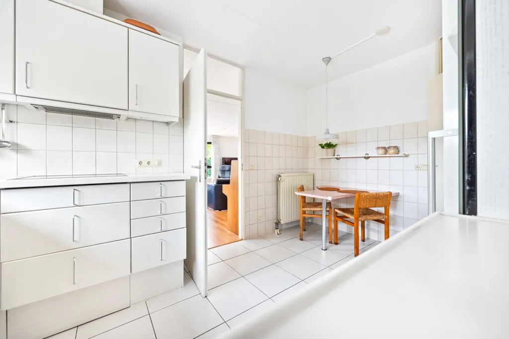 Cuisine - Villa with Water View in Leidschendam