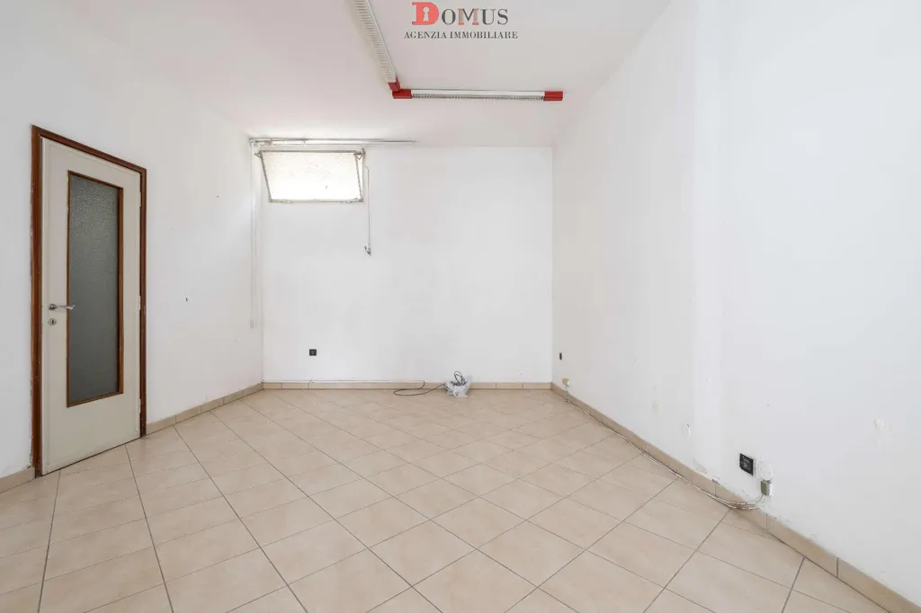 Pièces - Central Bilocale to Renovate in Mantova