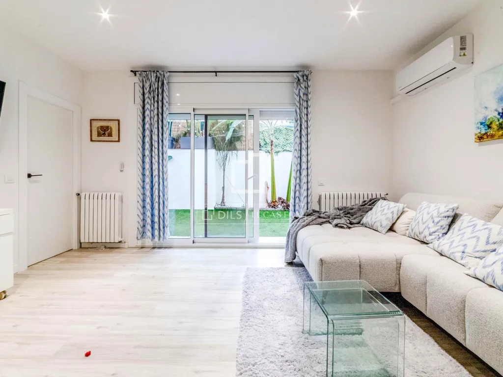 Séjour - Ground Floor Apartment with Terrace in Sitges