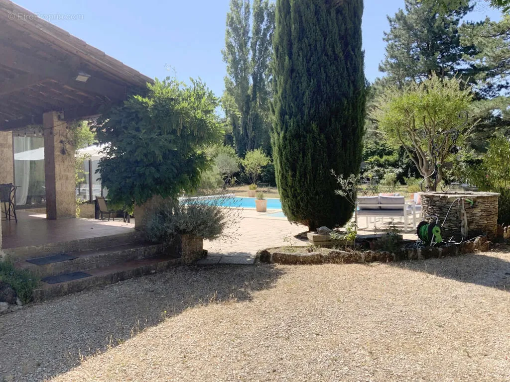Piscine - Maison avec Piscine et Vue Jardin à Uzès