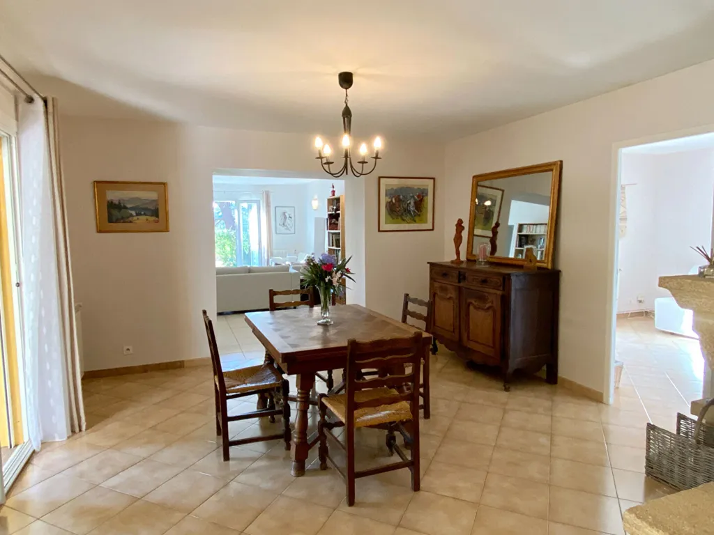 Söögituba - Villa with Pool in Mouriès Countryside