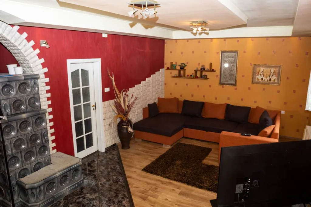 Soggiorno - Established Restaurant with Accommodation in Baja