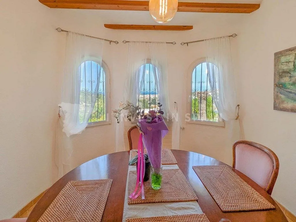 Söögituba - House with Pool and Terrace in La Pedrera